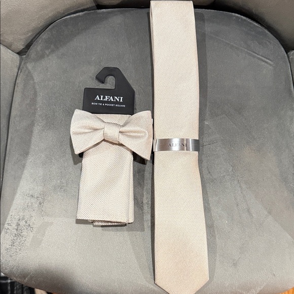Alfani Beige Tie and Bow Tie pocket square Set NWT